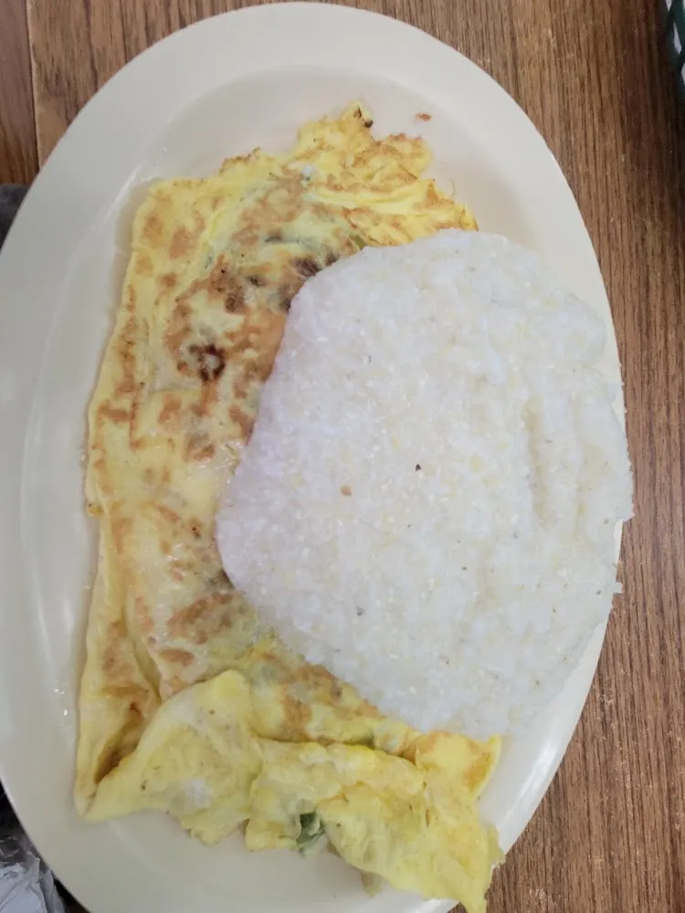 Omlett and Grits